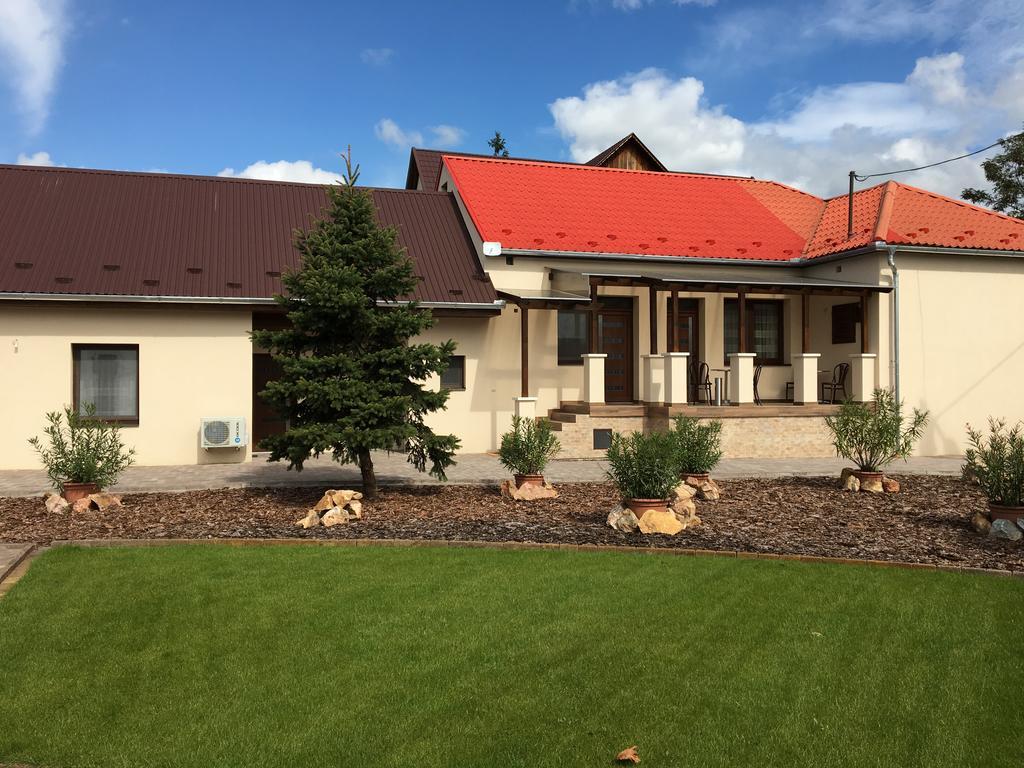 Kristály apartmanok Kisvárda Esterno foto