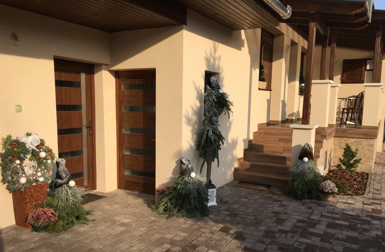 Kristály apartmanok Kisvárda Esterno foto